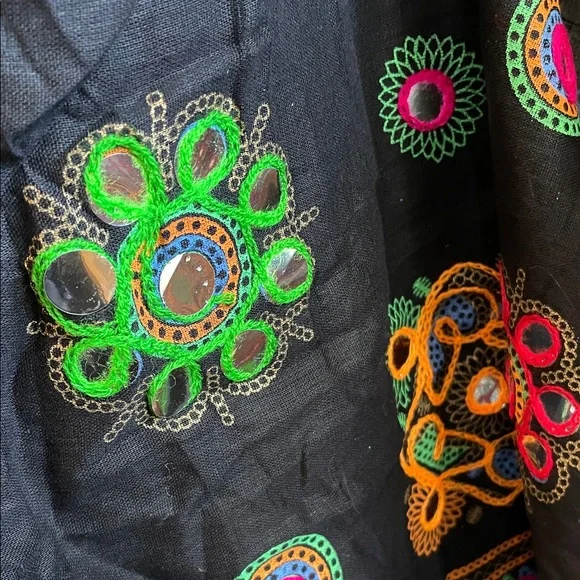 Black Embroidered Shawl - Mirrors, Embroidery and Colours oh my!!! 💕 - Picture 10 of 12